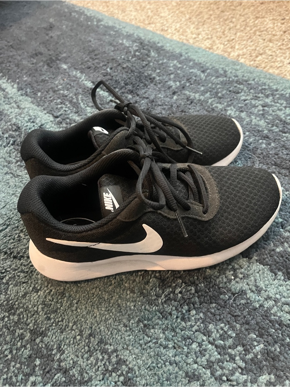 Nike Black and White Women’s Athletic Sneakers Size 6.5